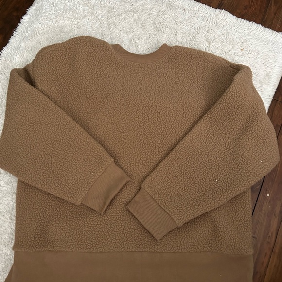 Everlane Tan Crewneck Sweater Soft Textured Minimalist - Picture 3 of 6